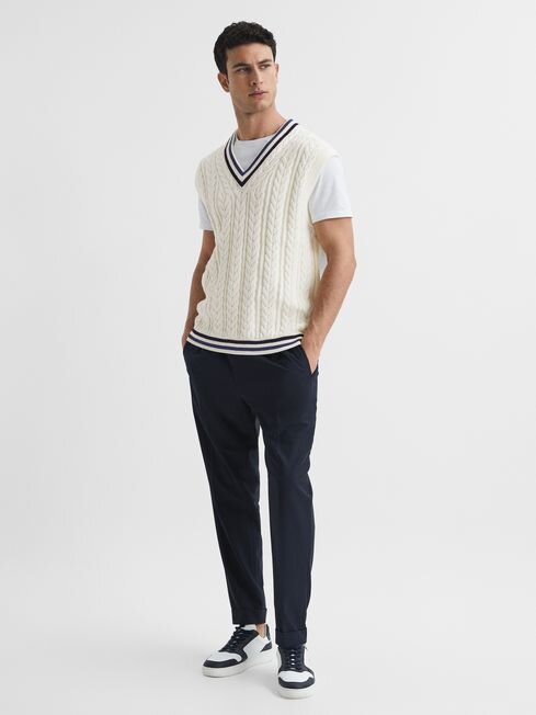 SLEEVELESS CABLE KNIT VEST